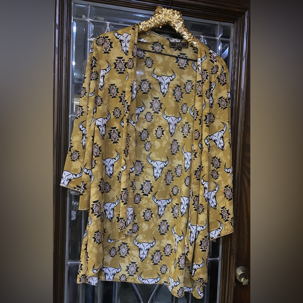 Lucky & Blessed Mustard Aztec Bull Skull Kimono – Size Small